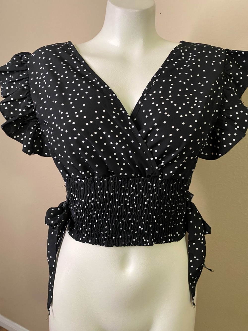 Lyaner Black Polka Dot Smocked Waist Ruffle Sleeve rockabilly fem Top 🖤